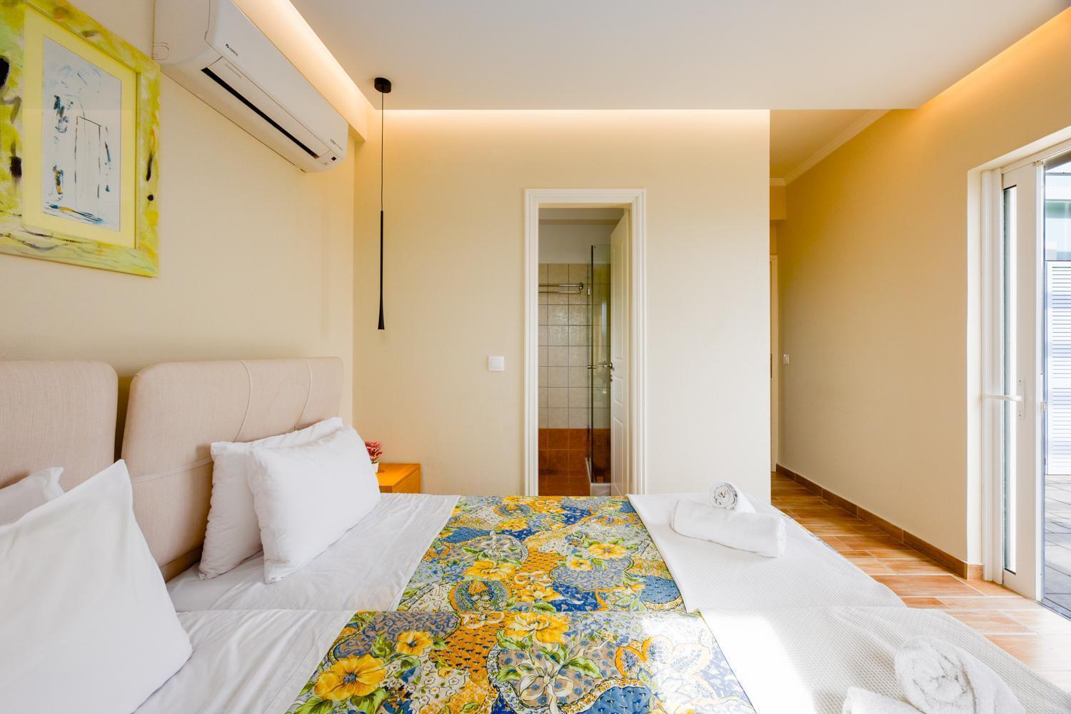 סידריון Villa Eleni Agios Stephanos מראה חיצוני תמונה
