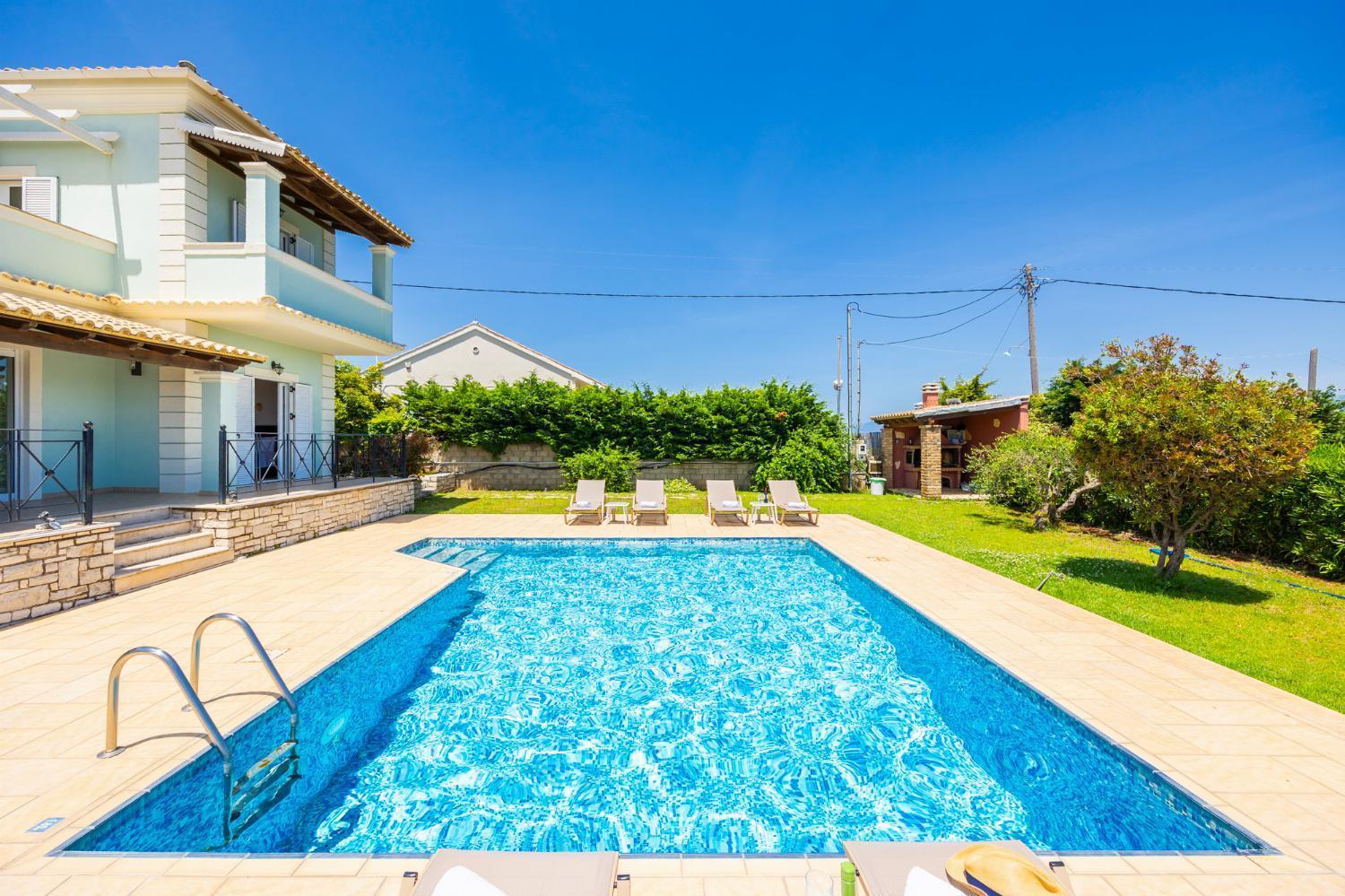 סידריון Villa Eleni Agios Stephanos מראה חיצוני תמונה